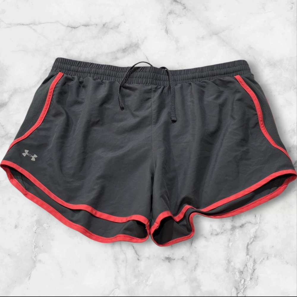 Under Armour Woman's Gray Pink Athletic Workout Run Shorts Size Medium (M) A96
